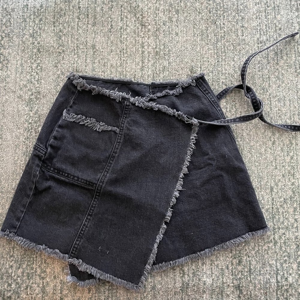 BDG black asymmetrical jean tie skirt